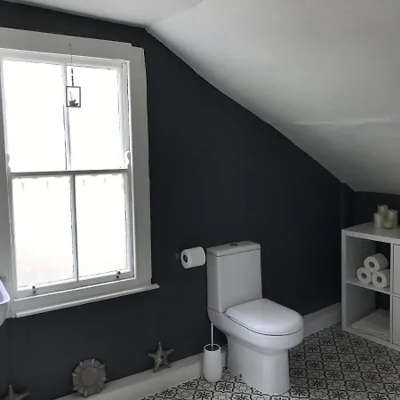 The Anchorage Your In Idyllic بيت للعطل *