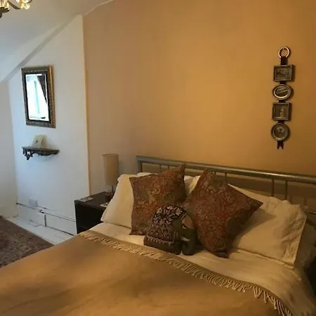 The Anchorage Your In Idyllic *