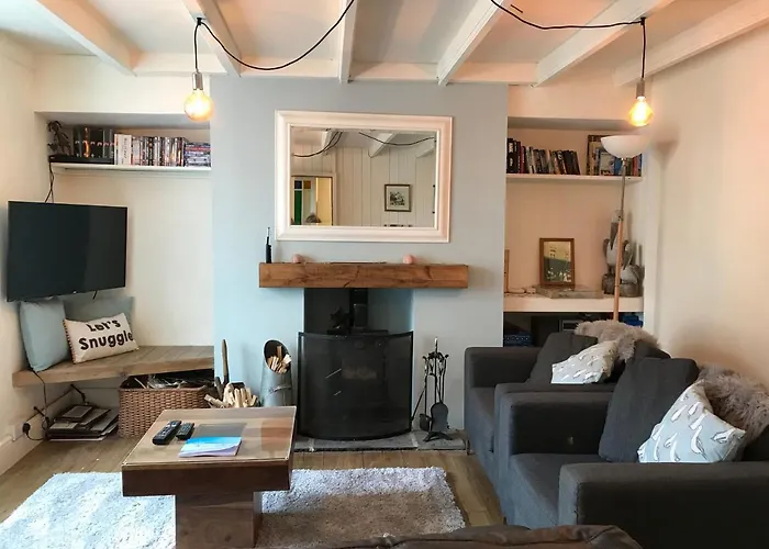 The Anchorage Your In Idyllic *