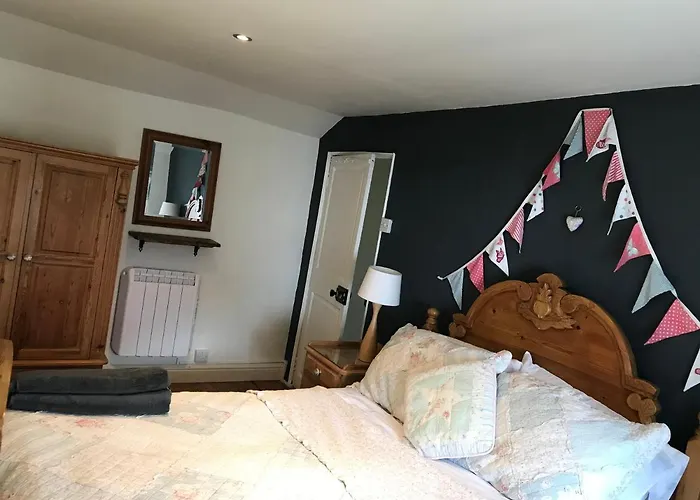 The Anchorage Your In Idyllic Staithes