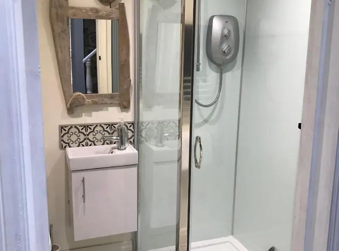 Holiday home The Anchorage Your In Idyllic