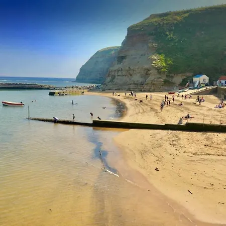 Feriehus The Anchorage Your In Idyllic *