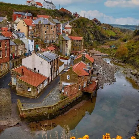 The Anchorage Your In Idyllic * Staithes